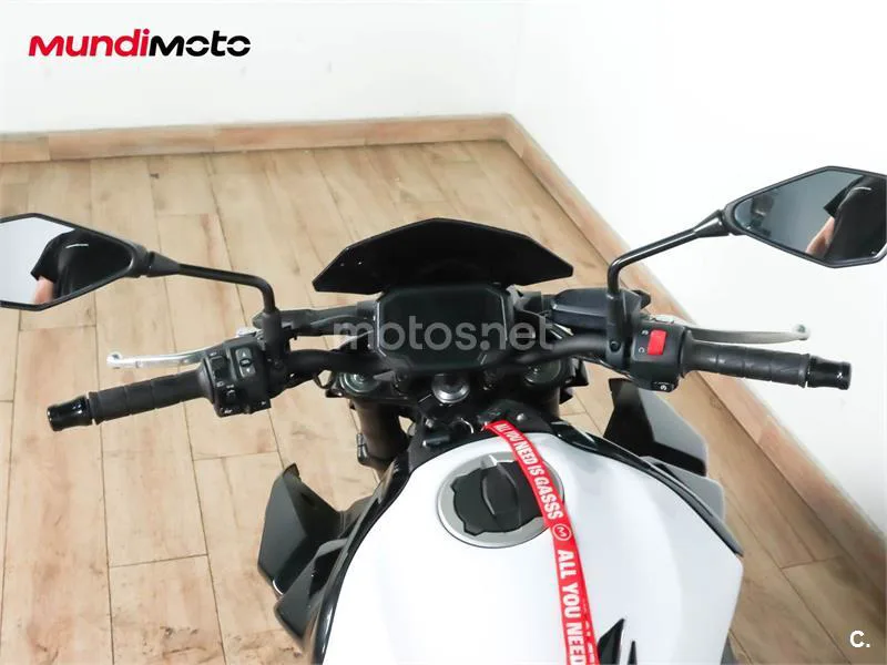 Kawasaki Z900 – Vista 11