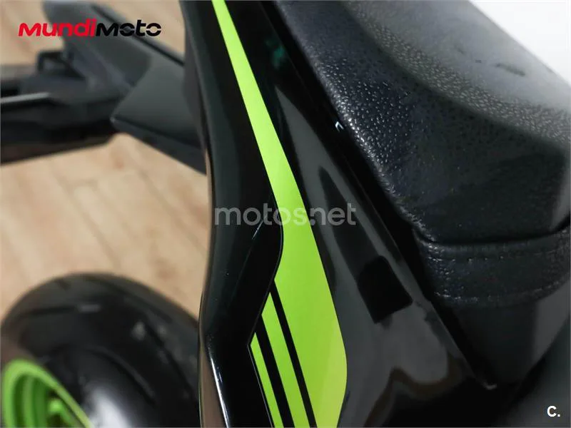 Kawasaki Z900 – Vista 13
