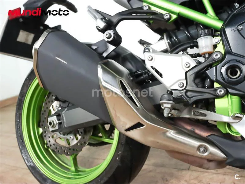 Kawasaki Z900 – Vista 18