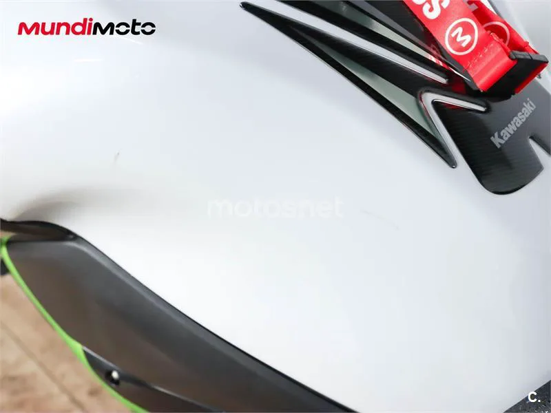 Kawasaki Z900 – Vista 20