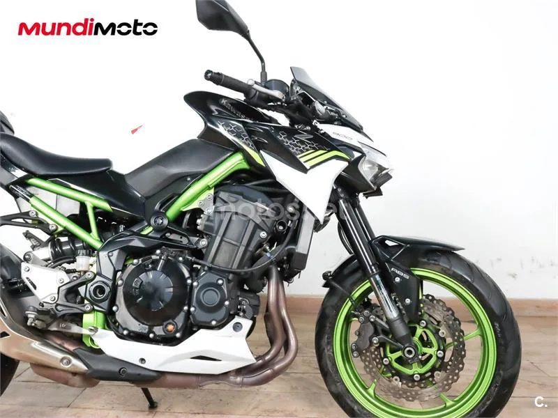 Kawasaki Z900 – Vista 22