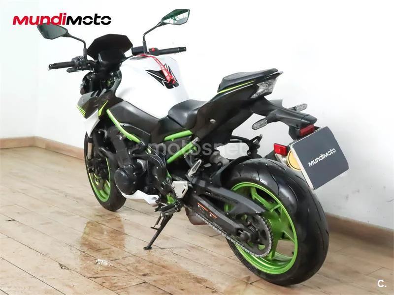 Kawasaki Z900 – Vista 8