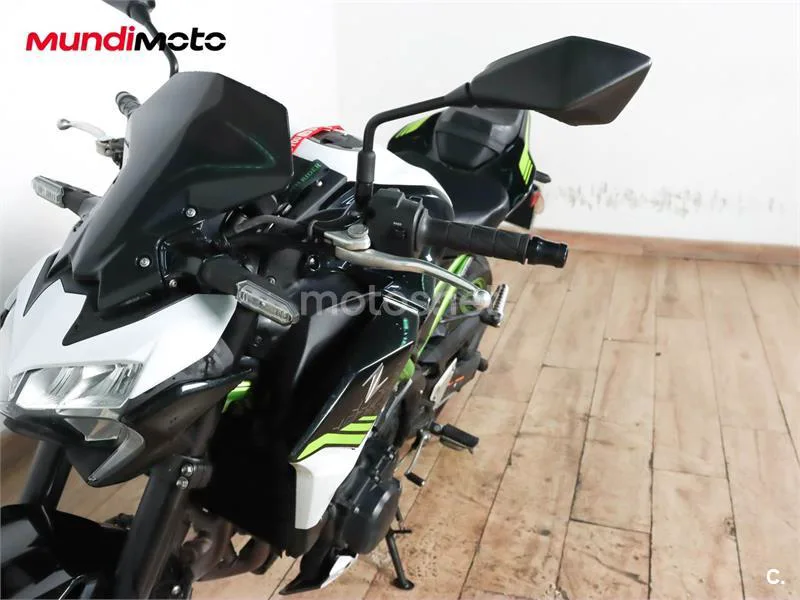 Kawasaki Z900 – Vista 10