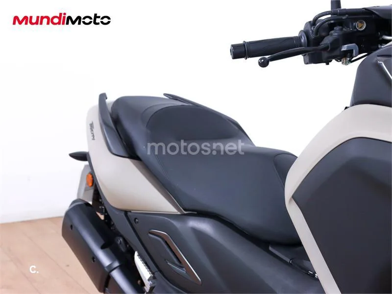 Yamaha Tricity – Vista 23