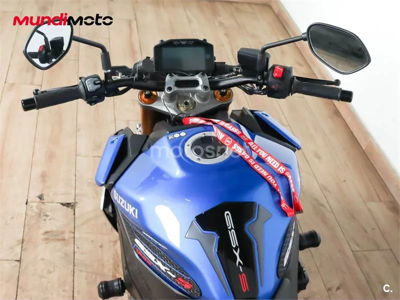 Suzuki GSX-S – Vista 11