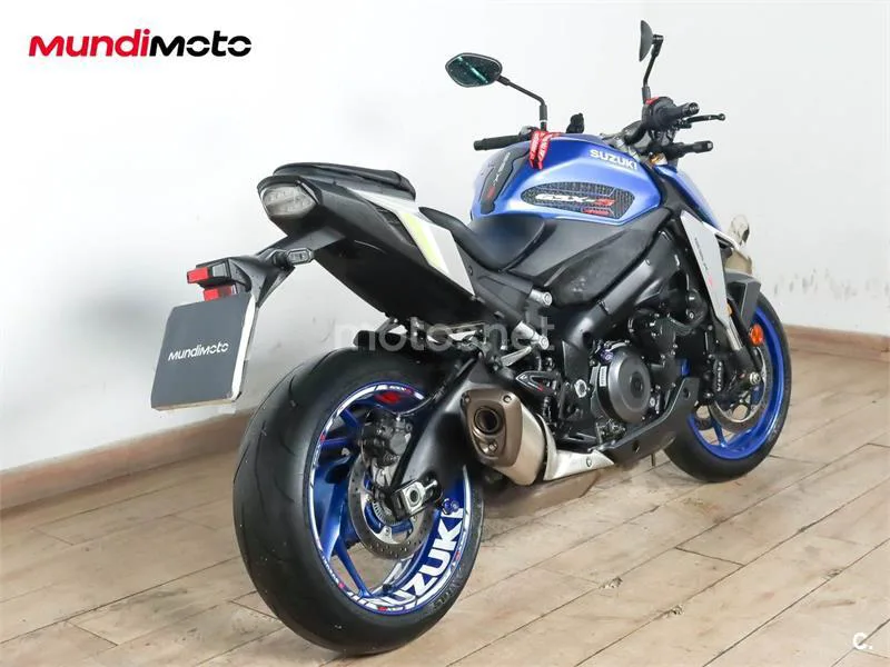 Suzuki GSX-S – Vista 3