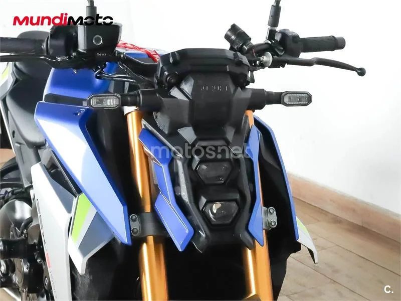 Suzuki GSX-S – Vista 5