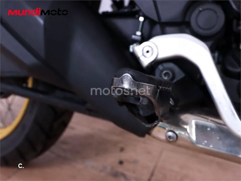 Honda CRF 1000L Africa Twin – Vista 42