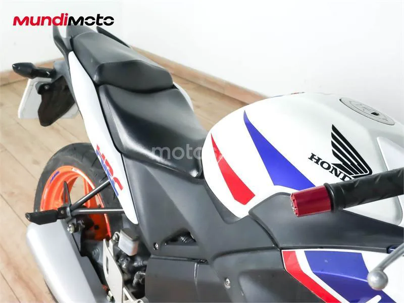 Honda CBR 125 R – Vista 32