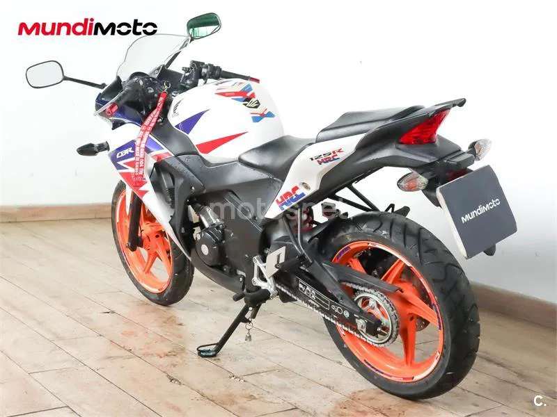 Honda CBR 125 R – Vista 8
