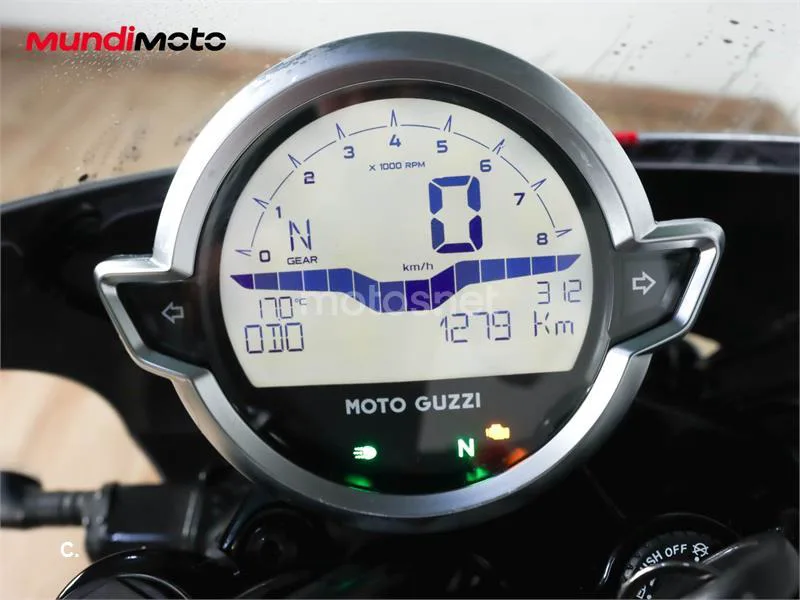 Moto Guzzi V7 – Vista 12