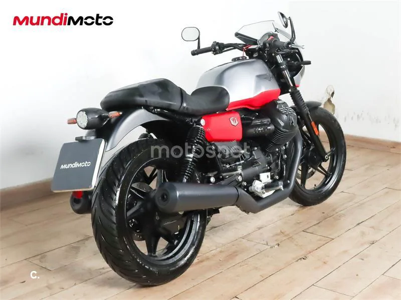 Moto Guzzi V7 – Vista 3