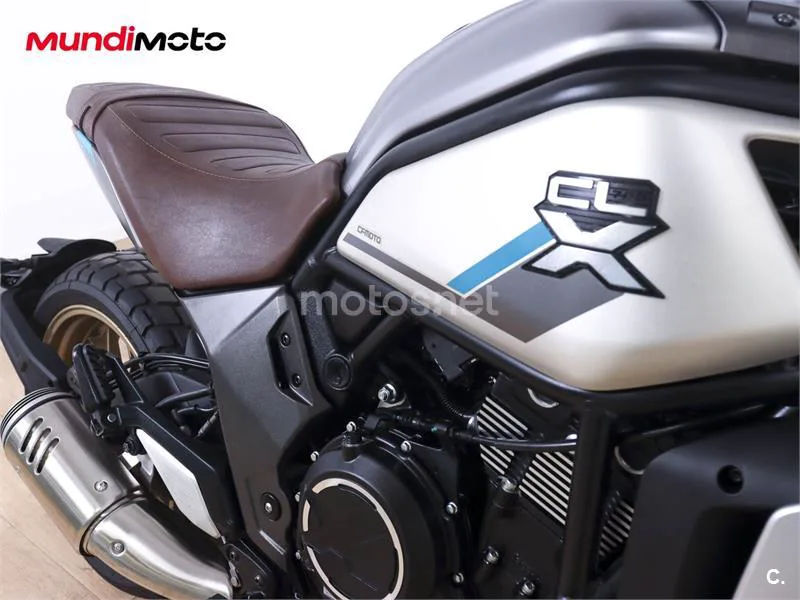 CFMOTO 700CL-X Heritage – Vista 18