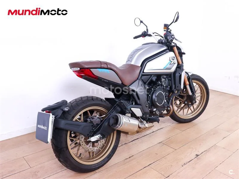 CFMOTO 700CL-X Heritage – Vista 3