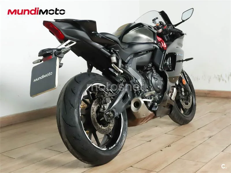 Yamaha XSR 700 – Vista 3
