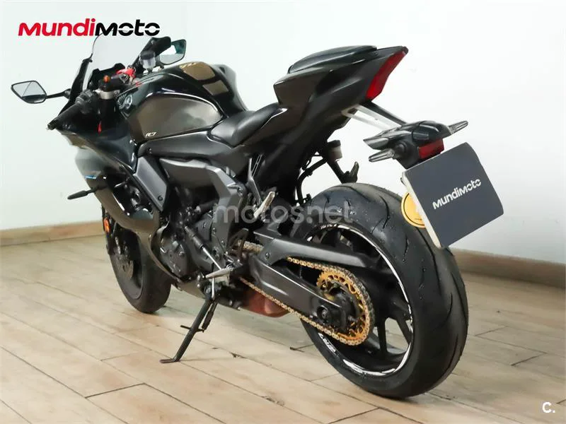 Yamaha XSR 700 – Vista 8