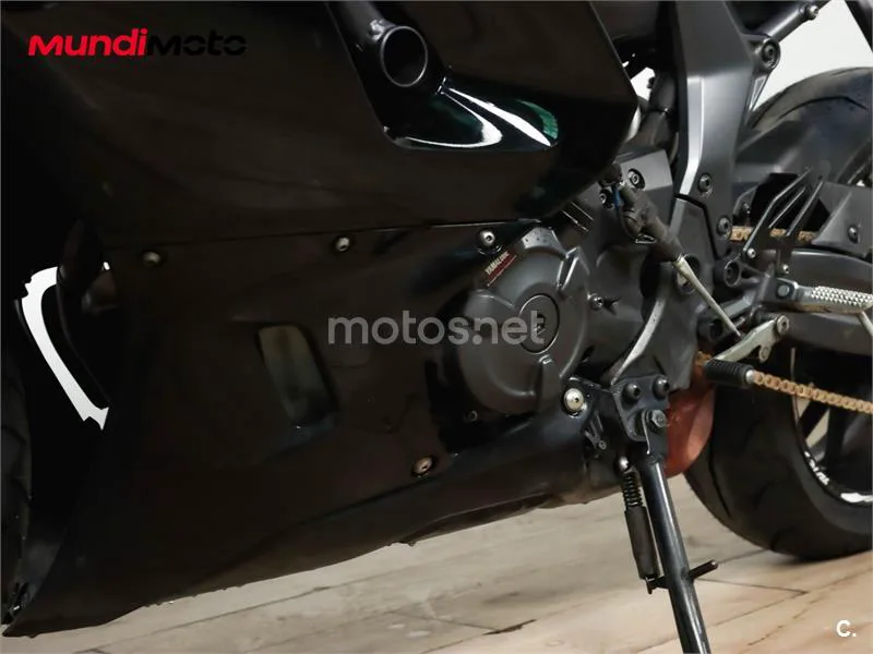 Yamaha XSR 700 – Vista 10