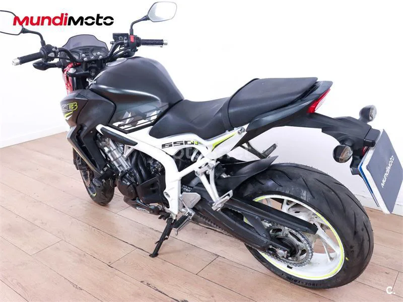 Honda CB 650 F – Vista 8