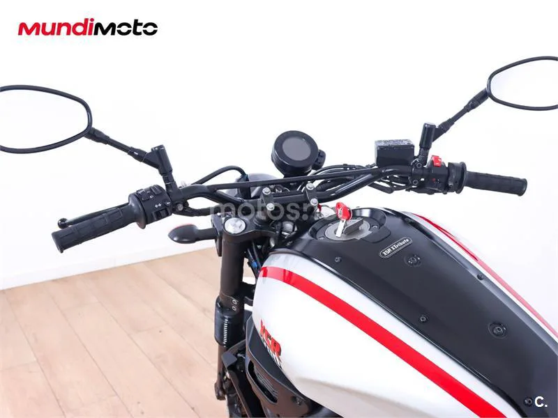 Yamaha XSR 700 – Vista 11