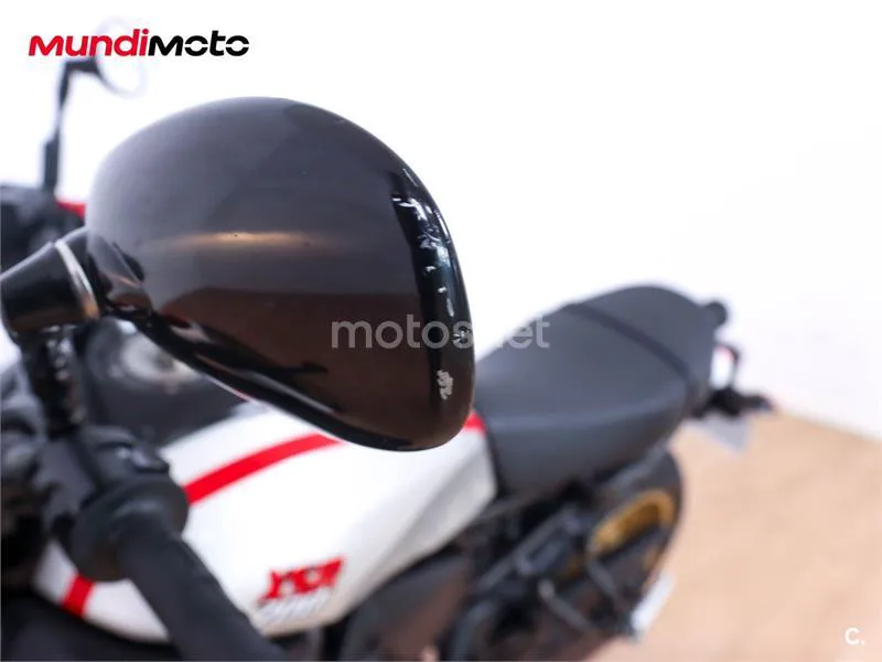 Yamaha XSR 700 – Vista 16