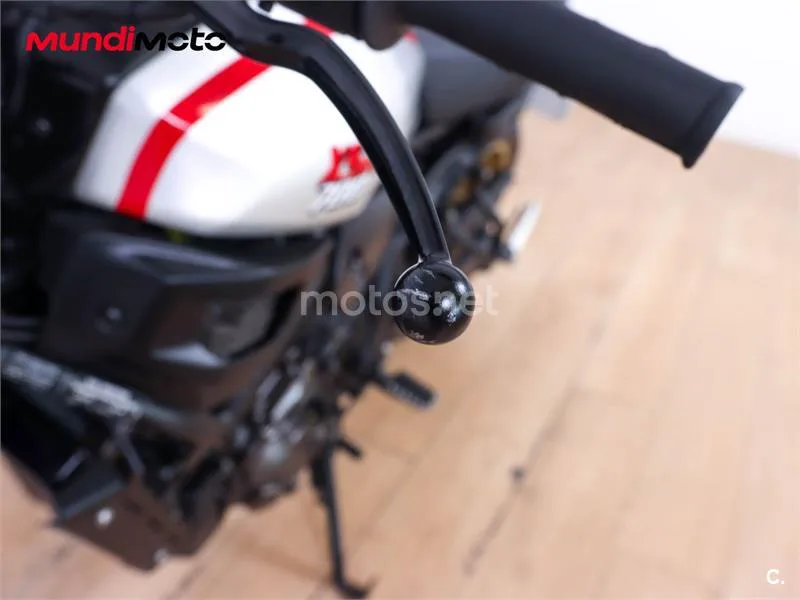Yamaha XSR 700 – Vista 26
