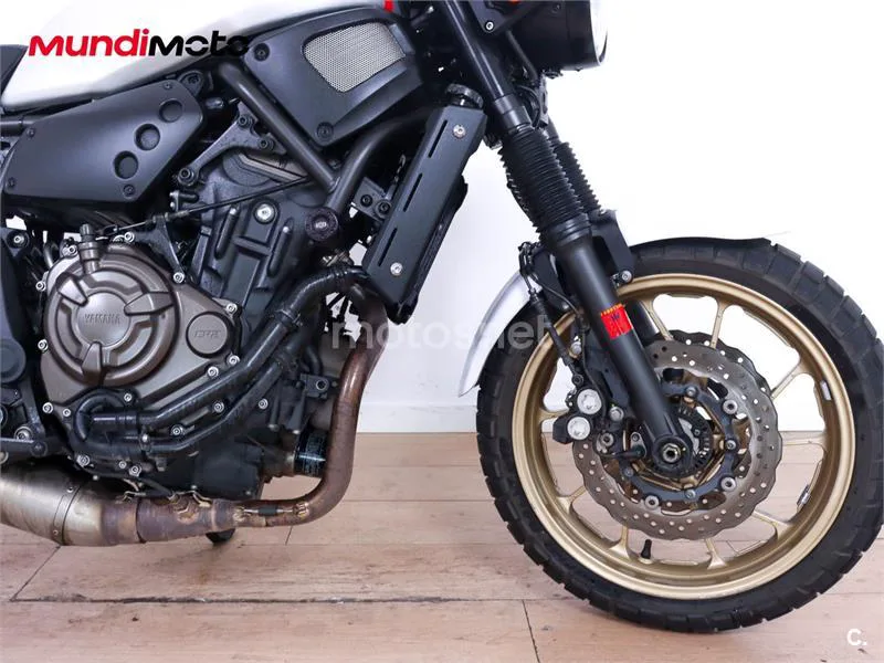 Yamaha XSR 700 – Vista 27