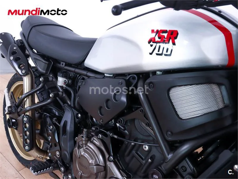 Yamaha XSR 700 – Vista 28