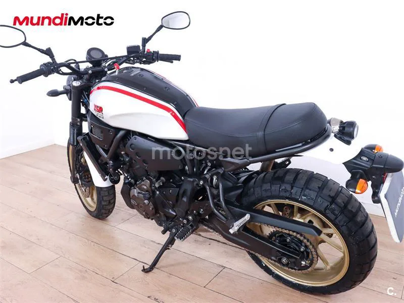 Yamaha XSR 700 – Vista 8