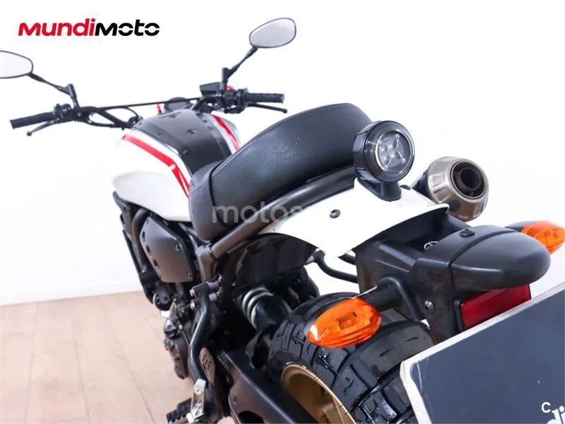 Yamaha XSR 700 – Vista 9
