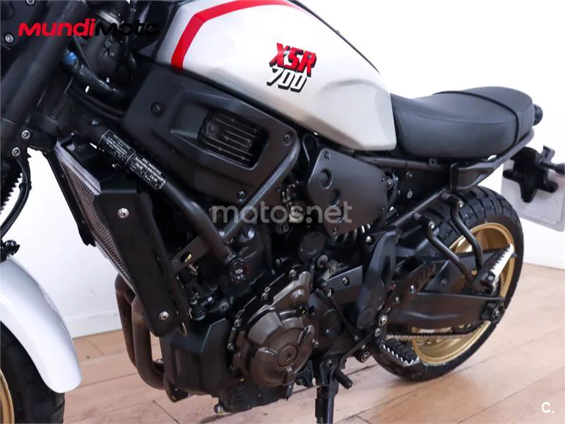 Yamaha XSR 700 – Vista 10