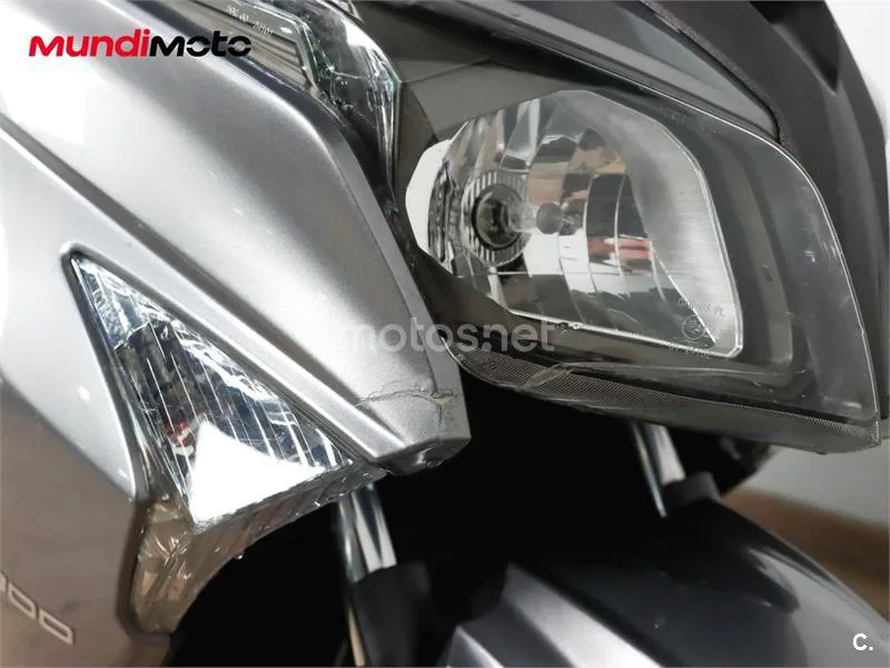 Kymco Grand Dink 300 – Vista 13