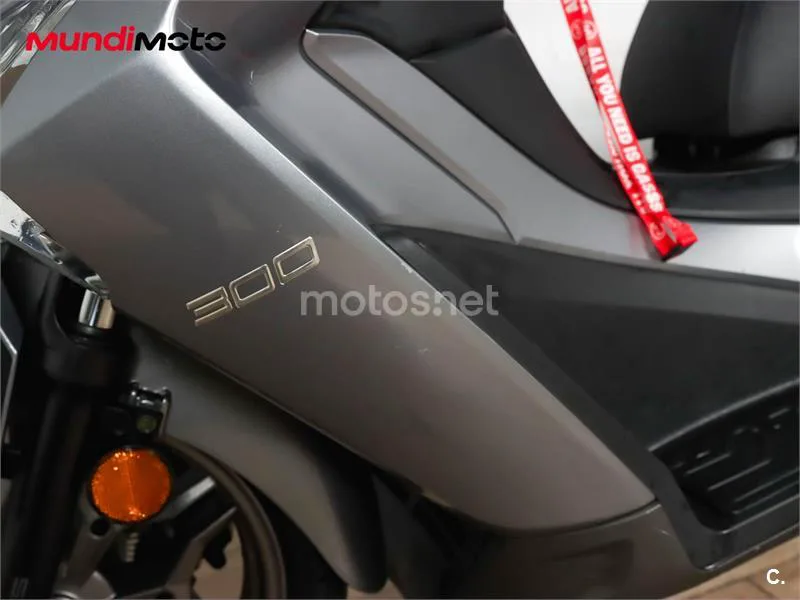Kymco Grand Dink 300 – Vista 16