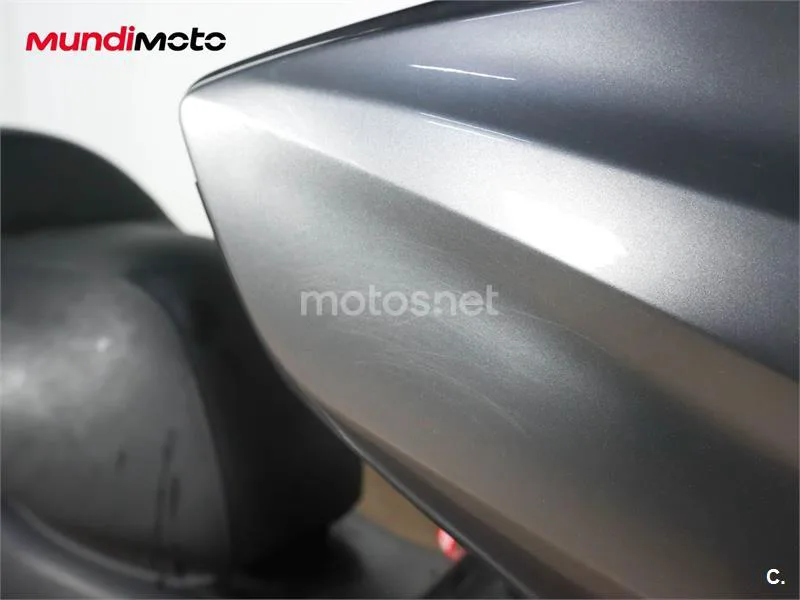 Kymco Grand Dink 300 – Vista 17