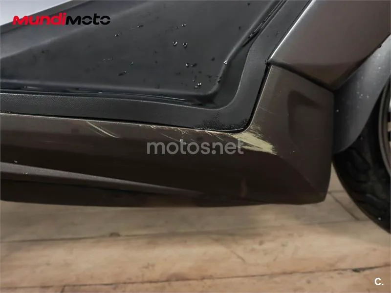 Kymco Grand Dink 300 – Vista 19