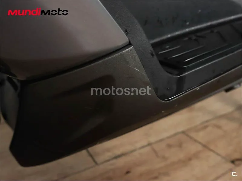 Kymco Grand Dink 300 – Vista 22