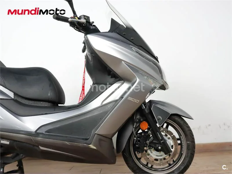 Kymco Grand Dink 300 – Vista 25