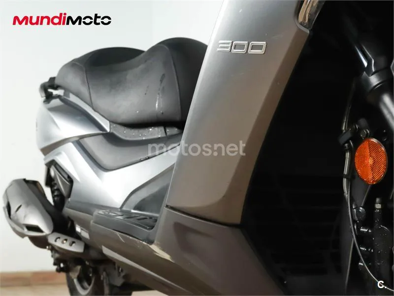 Kymco Grand Dink 300 – Vista 26