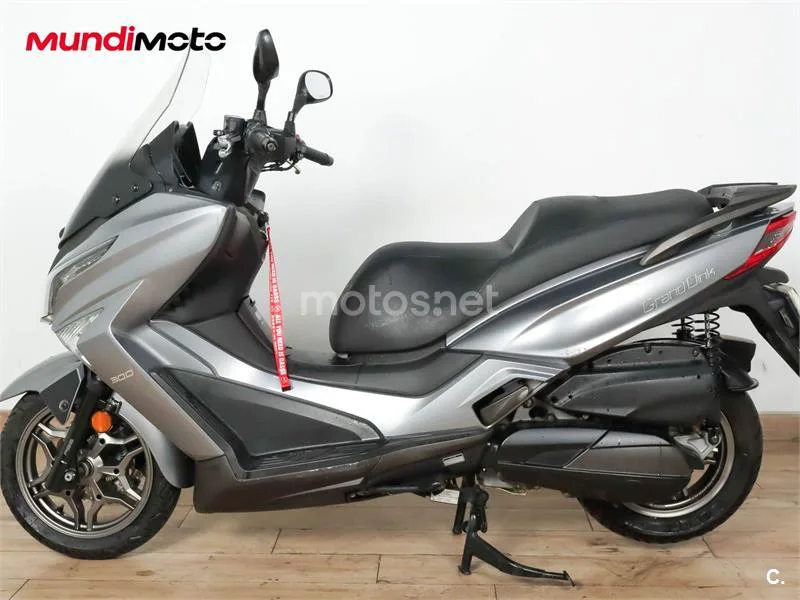 Kymco Grand Dink 300 – Vista 6