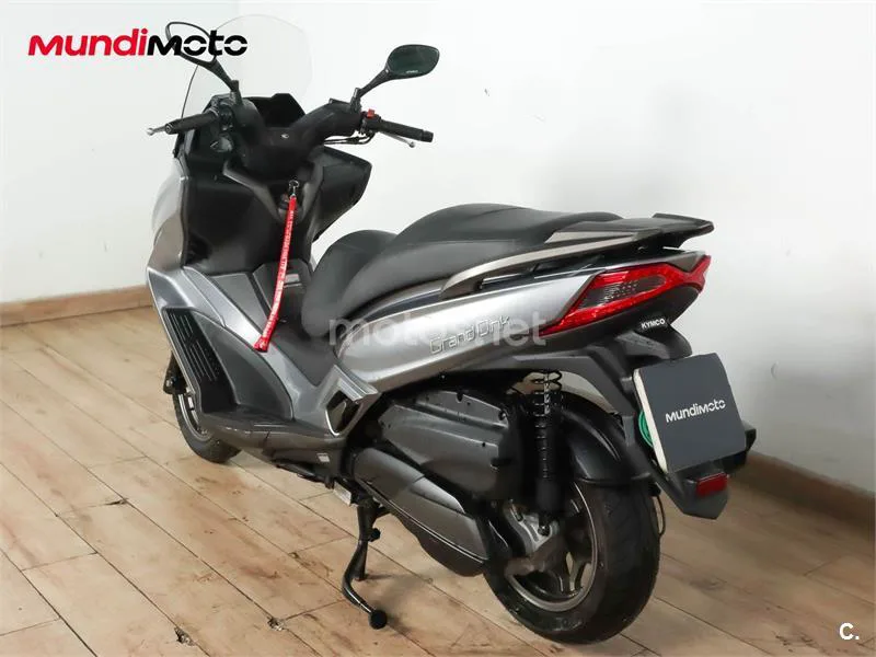 Kymco Grand Dink 300 – Vista 8