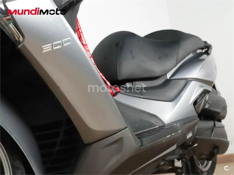 Kymco Grand Dink 300 – Vista 10
