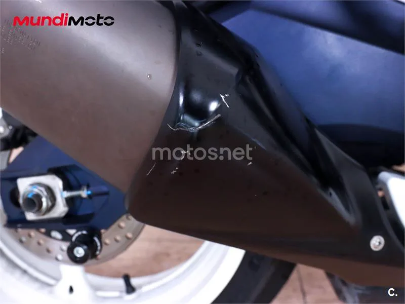 Suzuki GSX-R600 – Vista 15