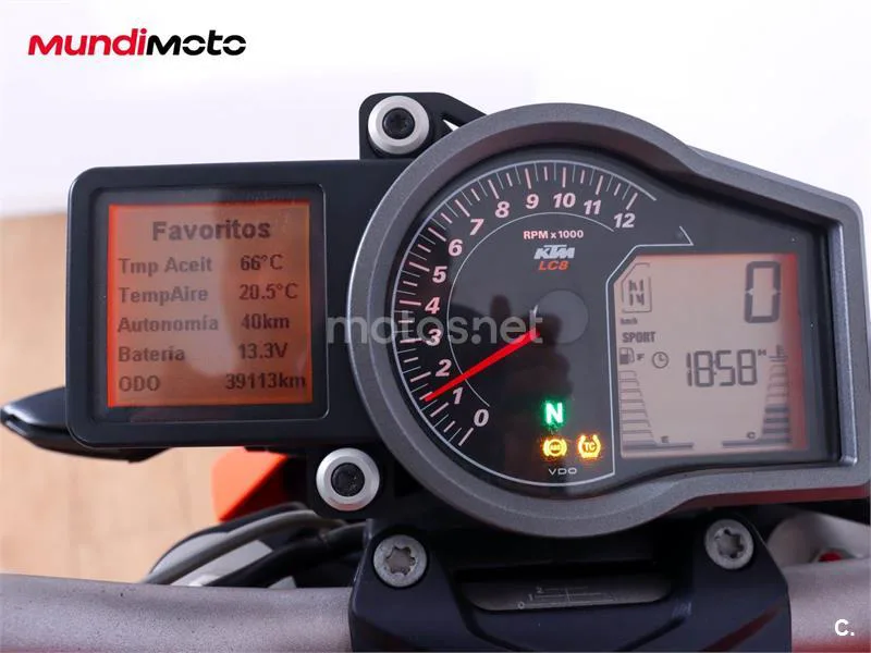 KTM 1290 Super Duke R – Vista 12