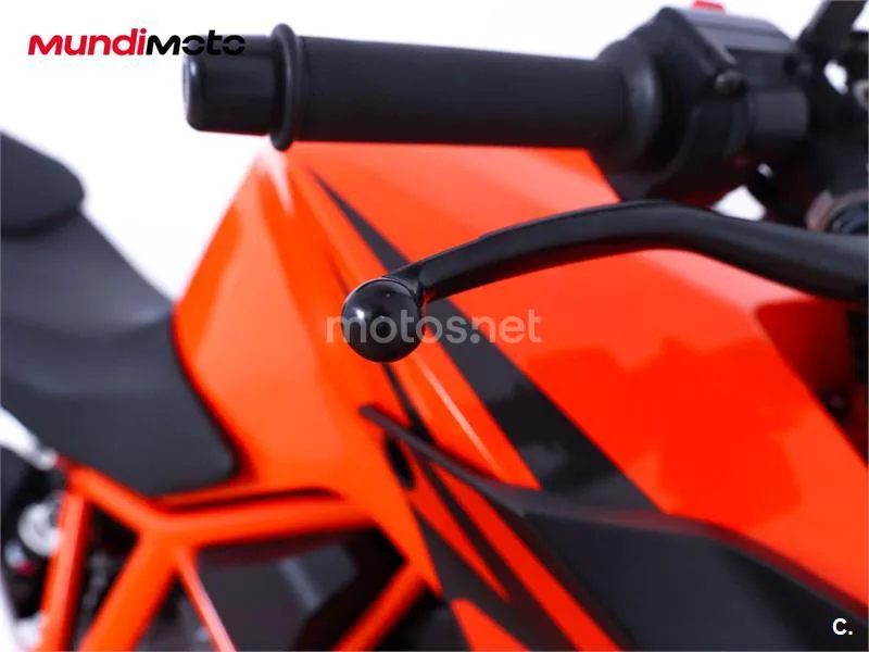 KTM 1290 Super Duke R – Vista 15
