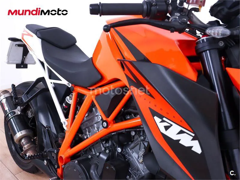 KTM 1290 Super Duke R – Vista 16