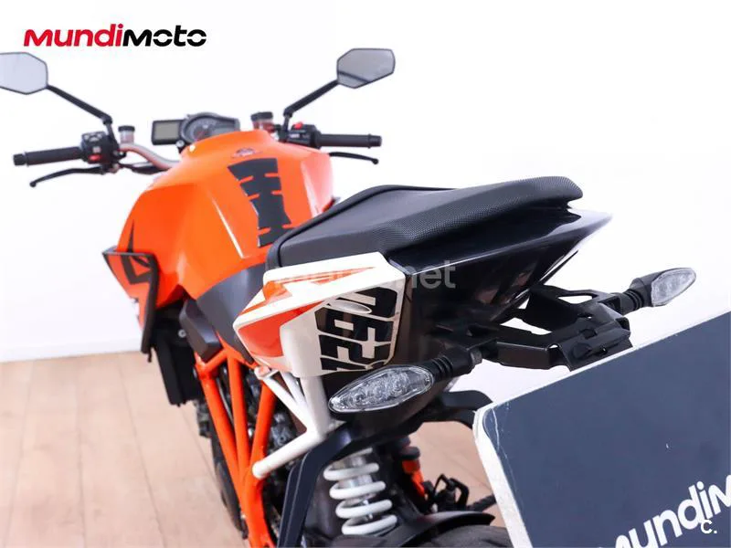 KTM 1290 Super Duke R – Vista 9