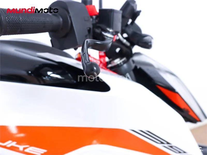 KTM 390 – Vista 15