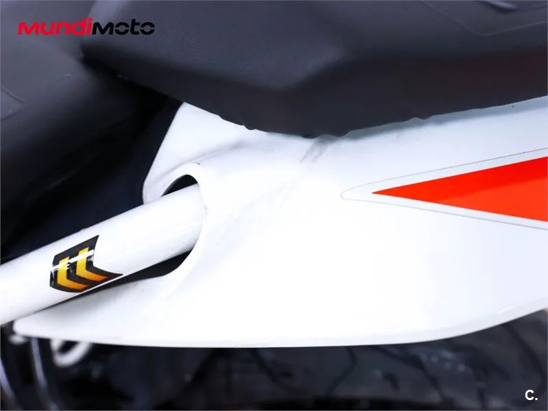 KTM 390 – Vista 19
