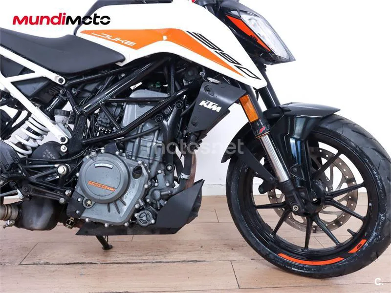 KTM 390 – Vista 21