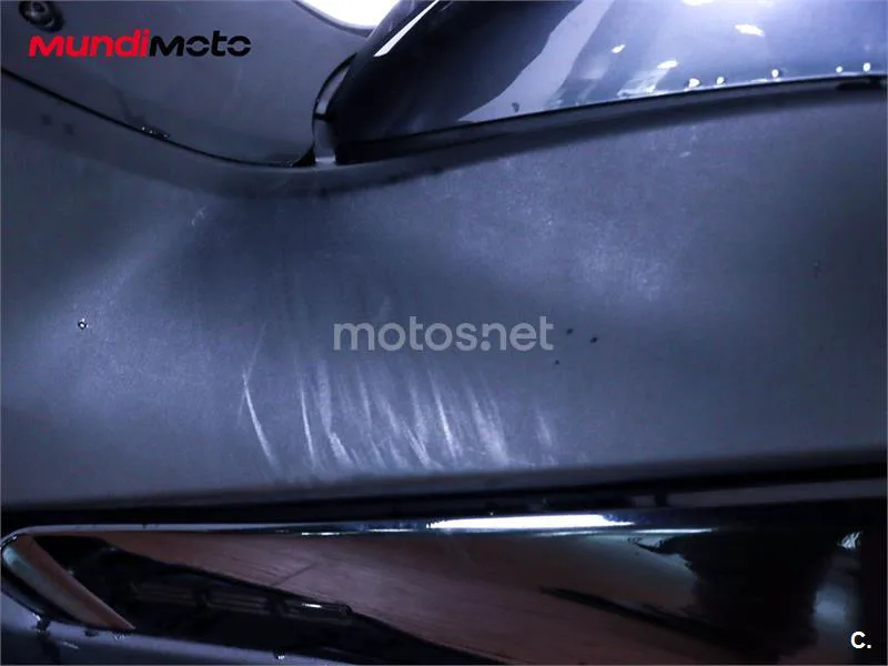 Yamaha TMAX – Vista 13