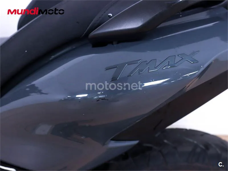 Yamaha TMAX – Vista 17